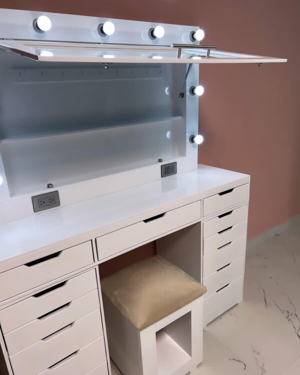 433129055_18180139216290079_8340244350507018153_n Tocador Vanity Candy