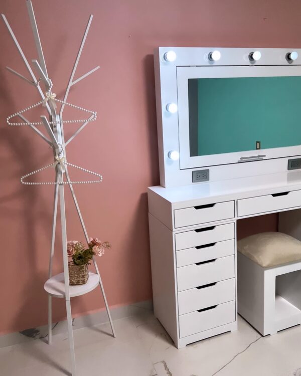 433186771_18180139207290079_3377010757283969489_n Tocador Vanity Candy