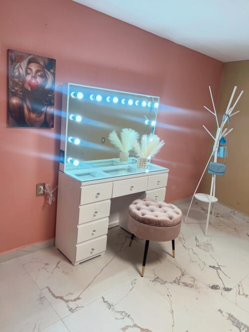 557809907_18239064712290079_3574600151943302521_n vanity love lujo 7 perez by ss