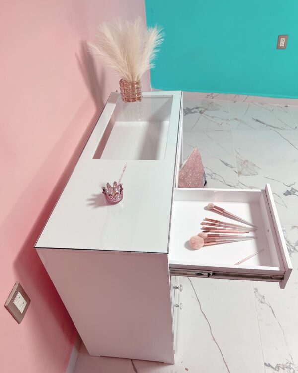 426501577_18175773817290079_6279425427083766621_n Mesa Manicura Fernanda | 7 perez by SS