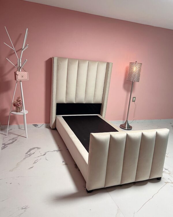 466848427_18205322389290079_6439095892936404727_n ✨ Recámara Moderna Glow Gajos para Habitaciones Aesthetic | 7 Perez by SS
